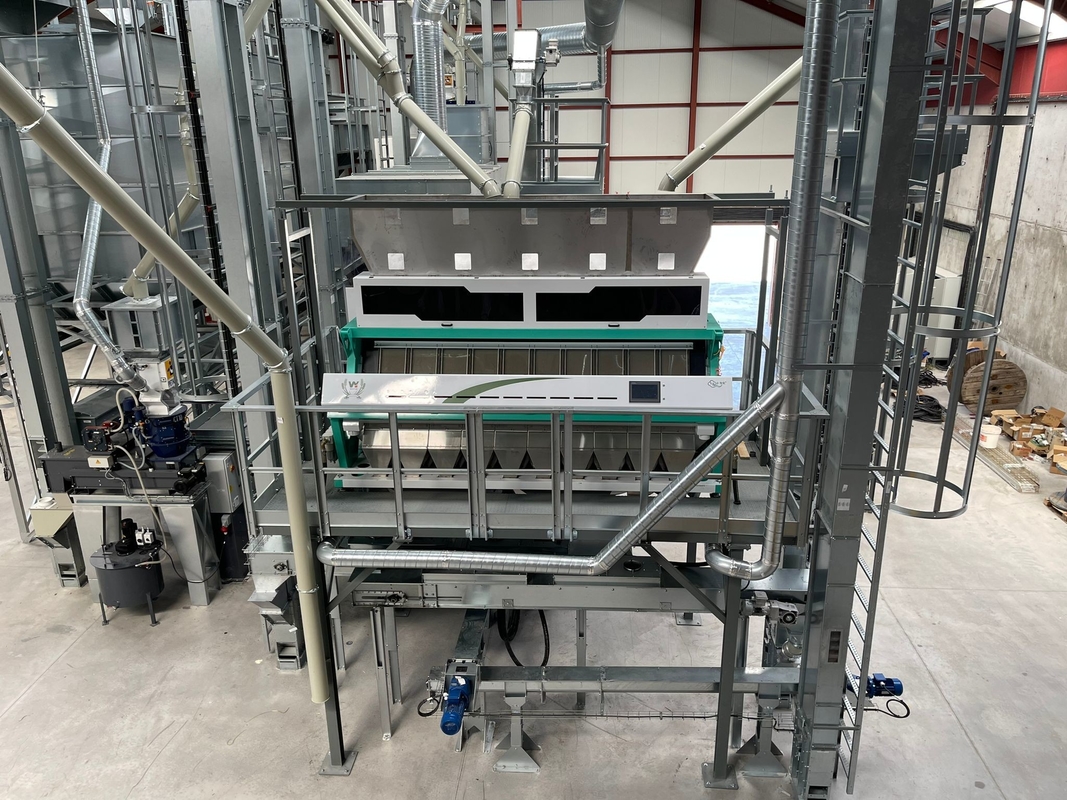 니르 플라스틱 색상 분류 기계 PCB 플라스틱 펠릿 색상 분류기 CCD 카메라와 LED 조명